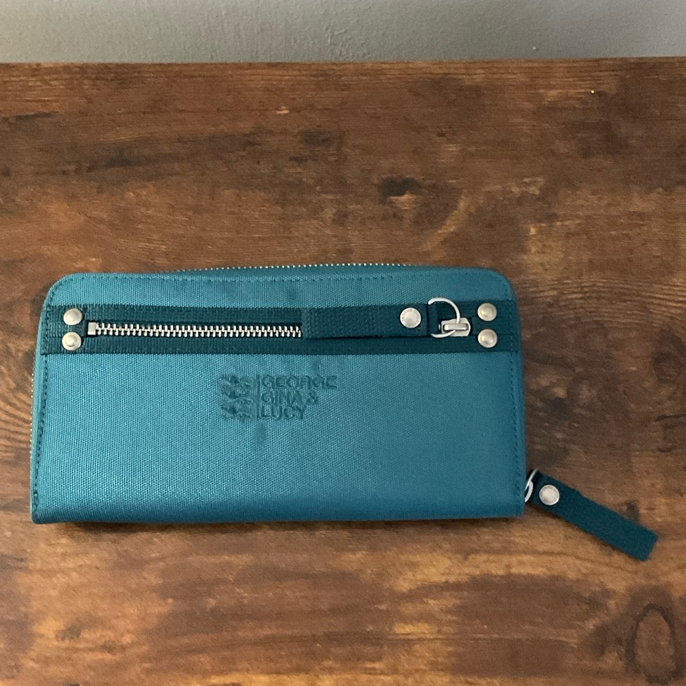 George Teal Wallet with Zip Closure Cash More